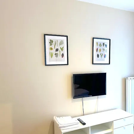 Prime - Modern 1 Bedroom With Parking Included & Balcony Apartmán Budapešť