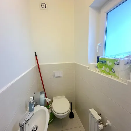 Prime - Modern 1 Bedroom With Parking Included & Balcony בודפשט