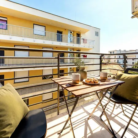 아파트 Prime - Modern 1 Bedroom With Parking Included & Balcony 부다페스트