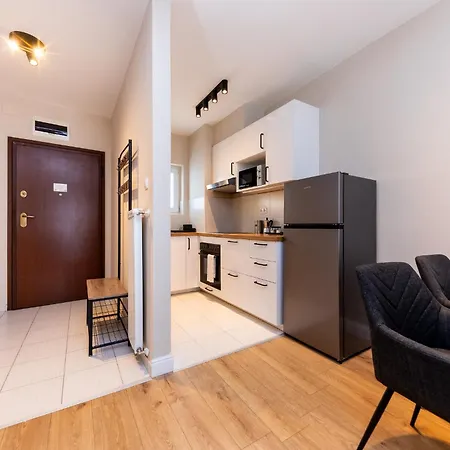 Prime - Modern 1 Bedroom With Parking Included & Balcony בודפשט