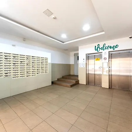 Prime - Modern 1 Bedroom With Parking Included & Balcony * בודפשט