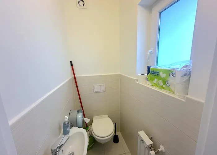 Prime - Modern 1 Bedroom With Parking Included & Balcony 布达佩斯